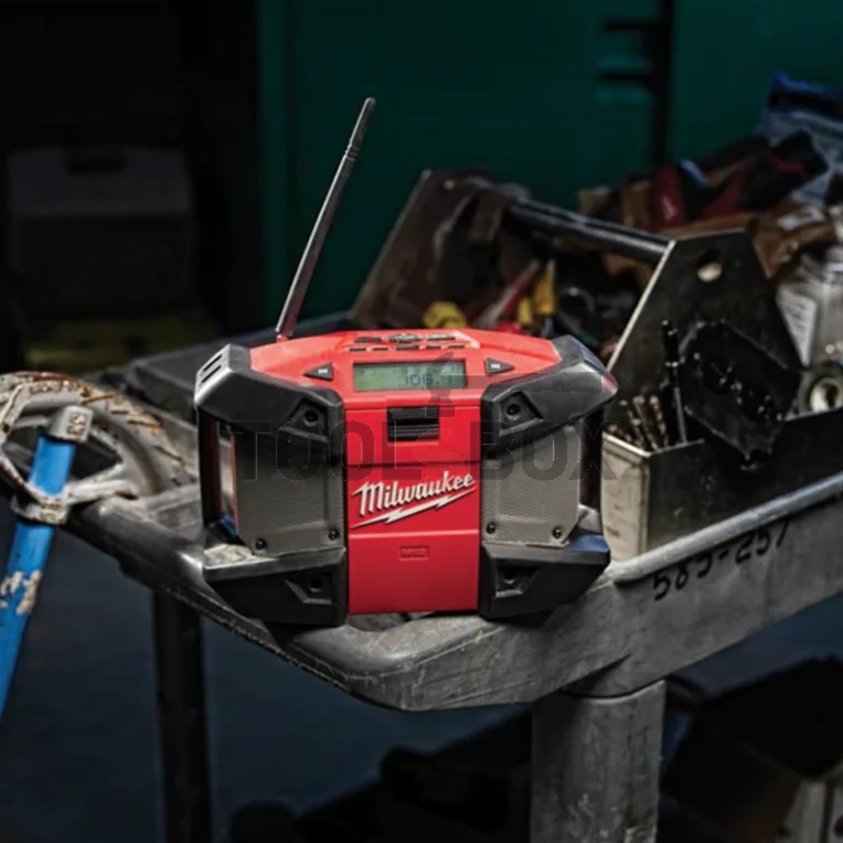 Milwaukee C12JSR-0 radio, MP3