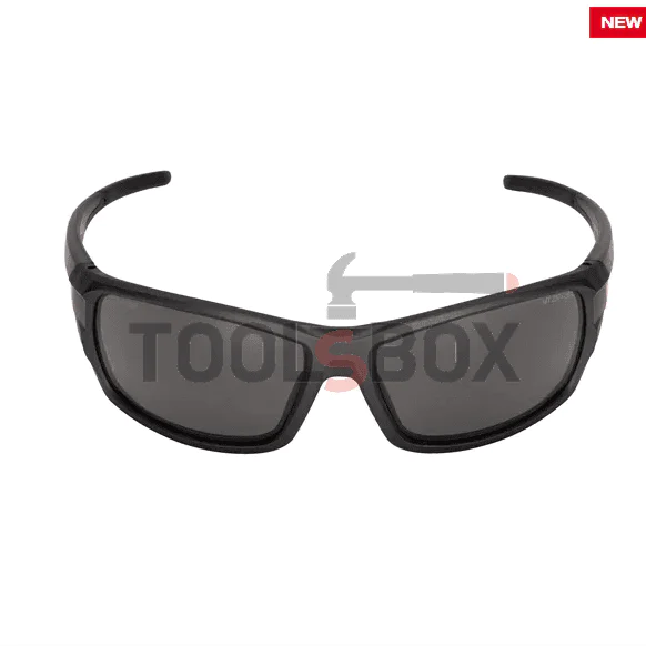 Milwaukee 4932471884 anti-sweat goggles with tinted lenses