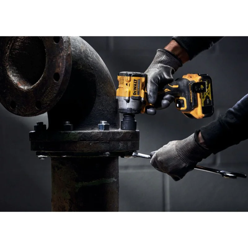 Impact Cordless Wrench DeWALT DCF922NT / 18 V, 406 Nm, 1/2