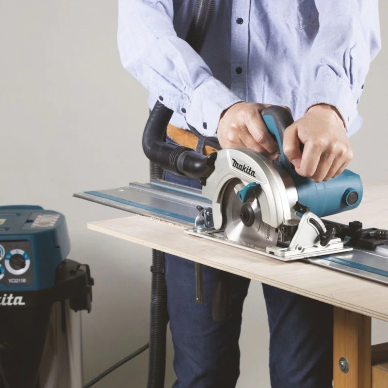Electric circular saw Makita HS6601, 165mm 1050W