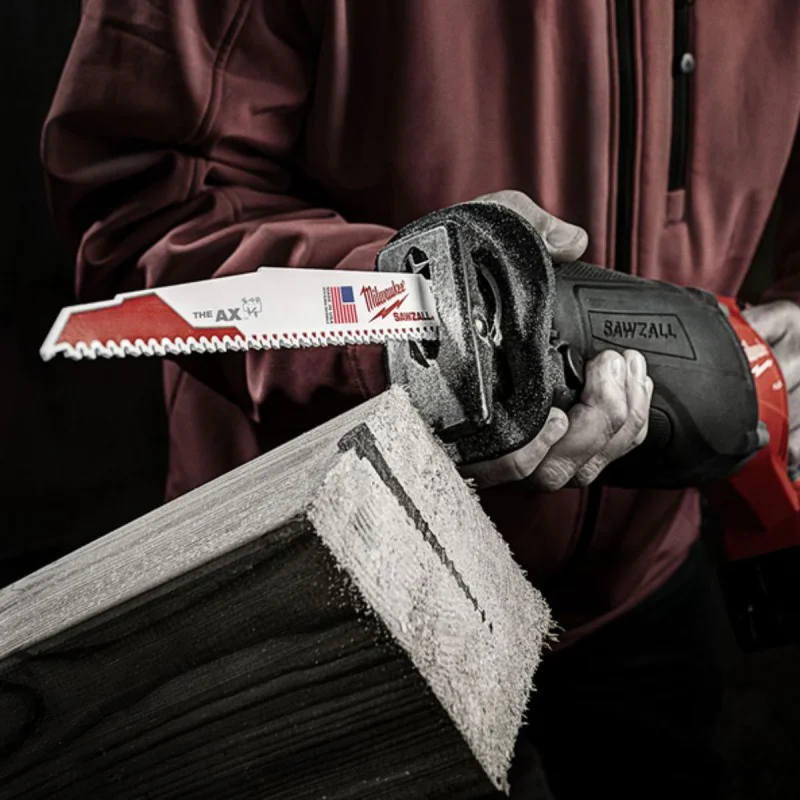Milwaukee sabre saw blade for wood with nails 230 mm / THE AXE SAWZALL