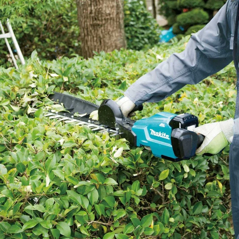 Cordless brushcutter Makita DUH754SZ, 18V, 750mm + GIFT Makita 632F15-1 battery
