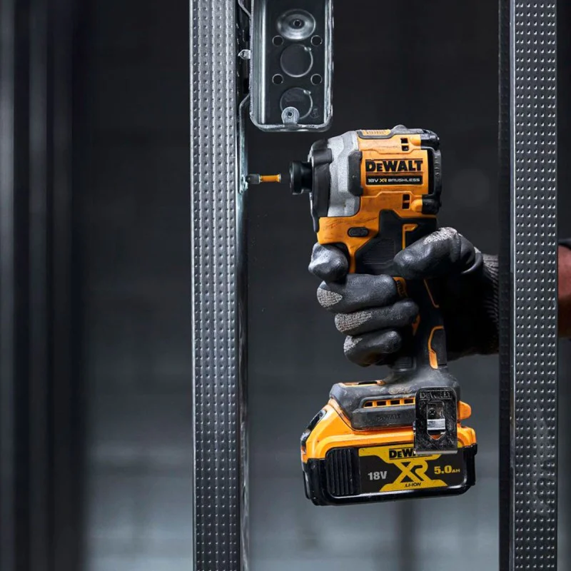 Cordless impact driver DeWALT DCF850E1T, brushless 18V, 206Nm