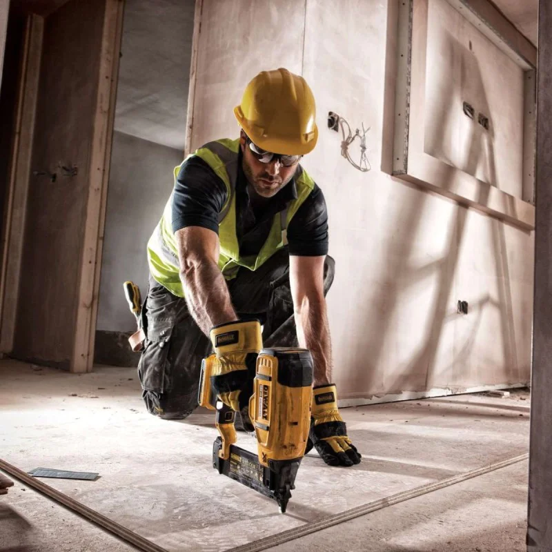 DeWALT DCN680NT Cordless Wood Trimmer, 18 V, 15-54 mm, 18GA