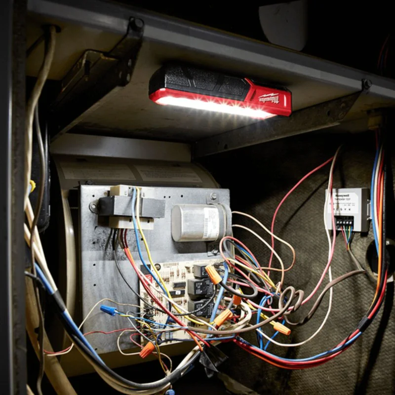 Milwaukee L4FL-301 cordless lamp - 445 lumens