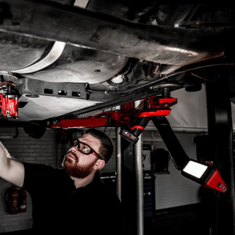 MILWAUKEE M12UCL-0 / 1200 lum magnetic inspection lamp