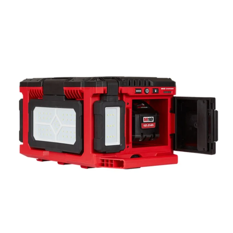 Milwaukee M18POALC-0 PACKOUT 3000 lumen spotlight