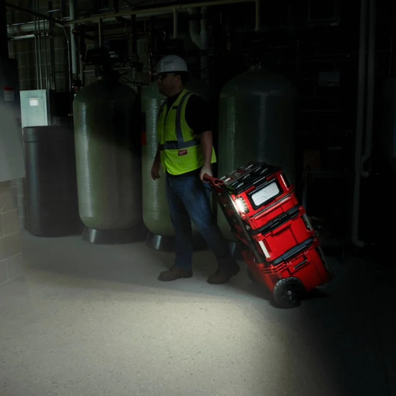 Milwaukee M18POALC-0 PACKOUT 3000 lumen spotlight