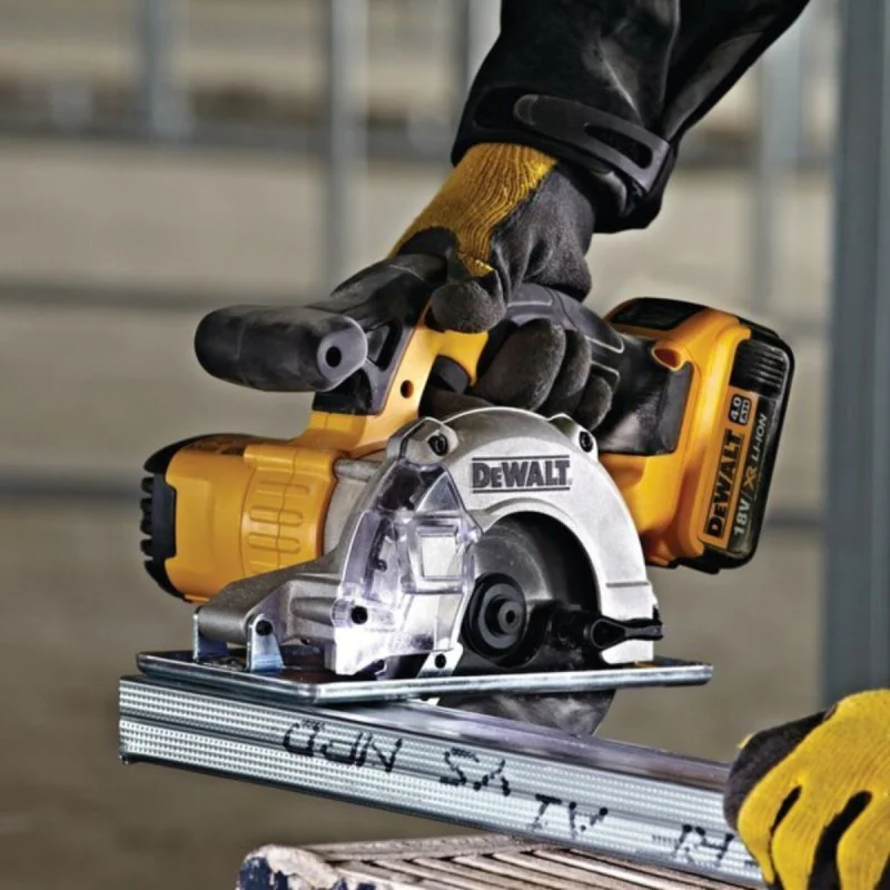 Cordless circular saw for metal DeWalt DCS373NT, 18 V, 140 mm