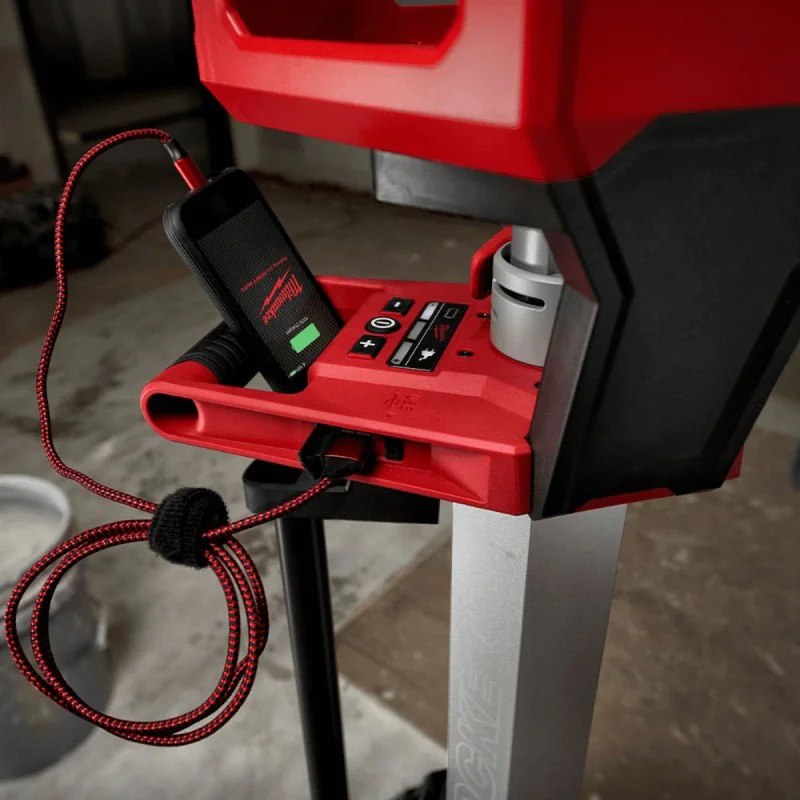 MILWAUKEE M18HOSALC-0 / 6000 lum cordless spotlight