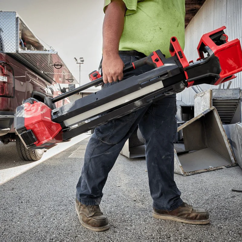 MILWAUKEE M18HOSALC-0 / 6000 lum cordless spotlight