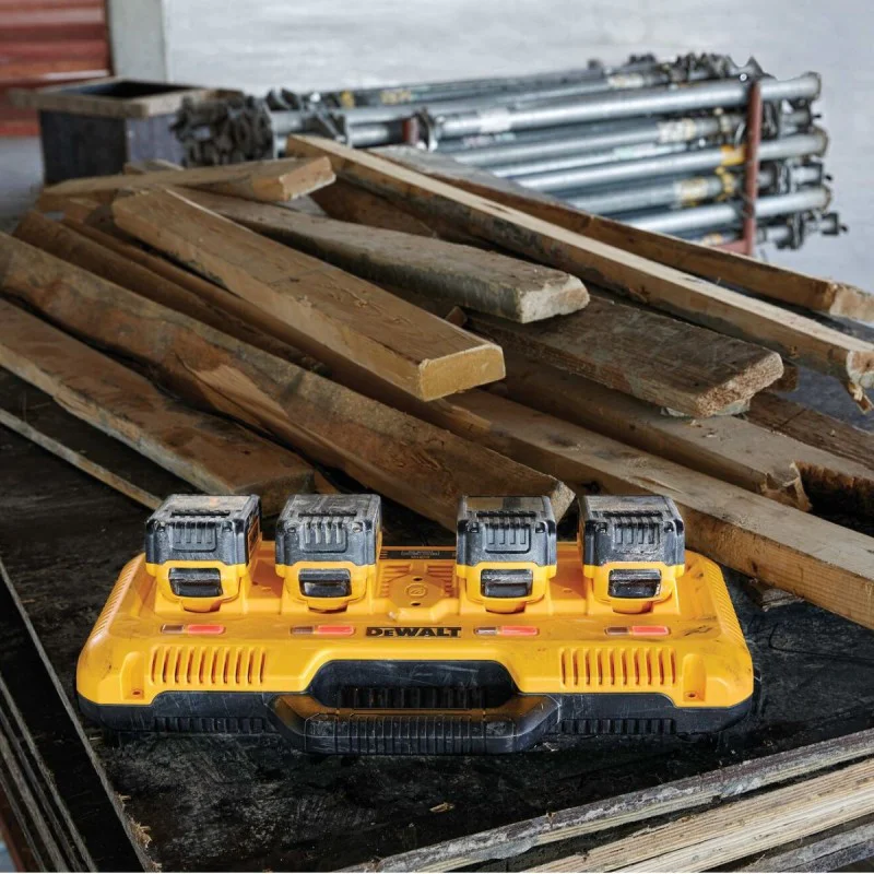 DeWALT DCB104 Quick Charger, 4 ports