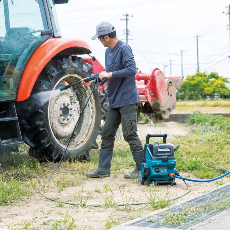 Cordless water jet Makita HW001GZ, 40 V, XGT, 85 bar + GIFT from Makita Bulgaria - Battery XGT BL4040F