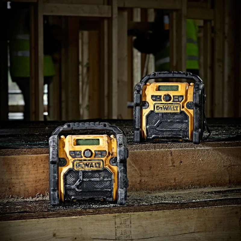 Cordless radio DeWALT DCR019, 12-18 V