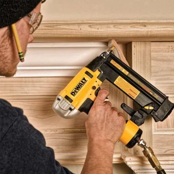 Пневматичен такер за пирони DeWaLT DPN1850PP 15-50 mm