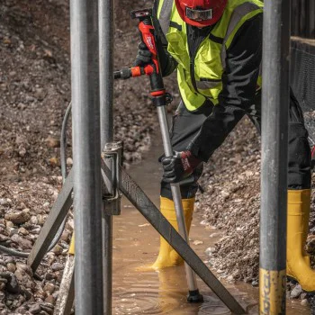 Акумулаторна водна помпа Milwaukee M12BSWP-601, 12 V, 2040l/h