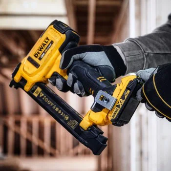 Акумулаторен такер за кабели DeWALT DCN701N, 18 V, 25.4 мм