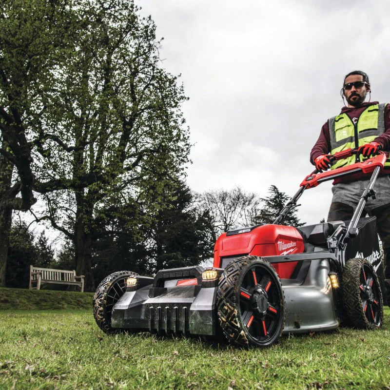 Cordless lawnmower Milwaukee M18 F2LM53-0, 18 V + 18 V, 53 cm