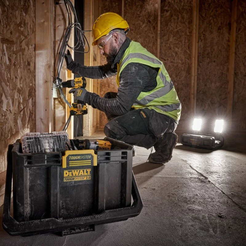 Tool case with flashlight Dewalt DWST08061-1, 18 V/54 V, 4000 lm