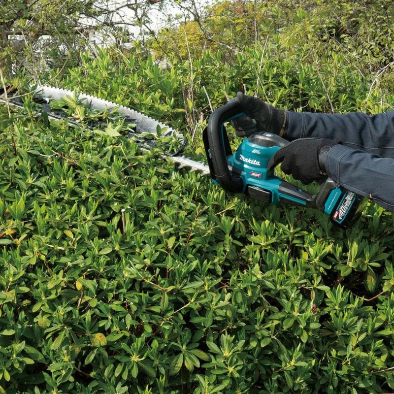 Cordless Brush Cutter Makita UH020GZ, 40V, 500mm + GIFT from Makita Bulgaria - Battery XGT BL4040F
