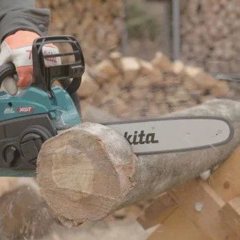 Акумулаторен верижен трион Makita UC022GZ, 40V, XGT 35 см + ПОДАРЪК от Макита България - Батерия XGT BL4040F