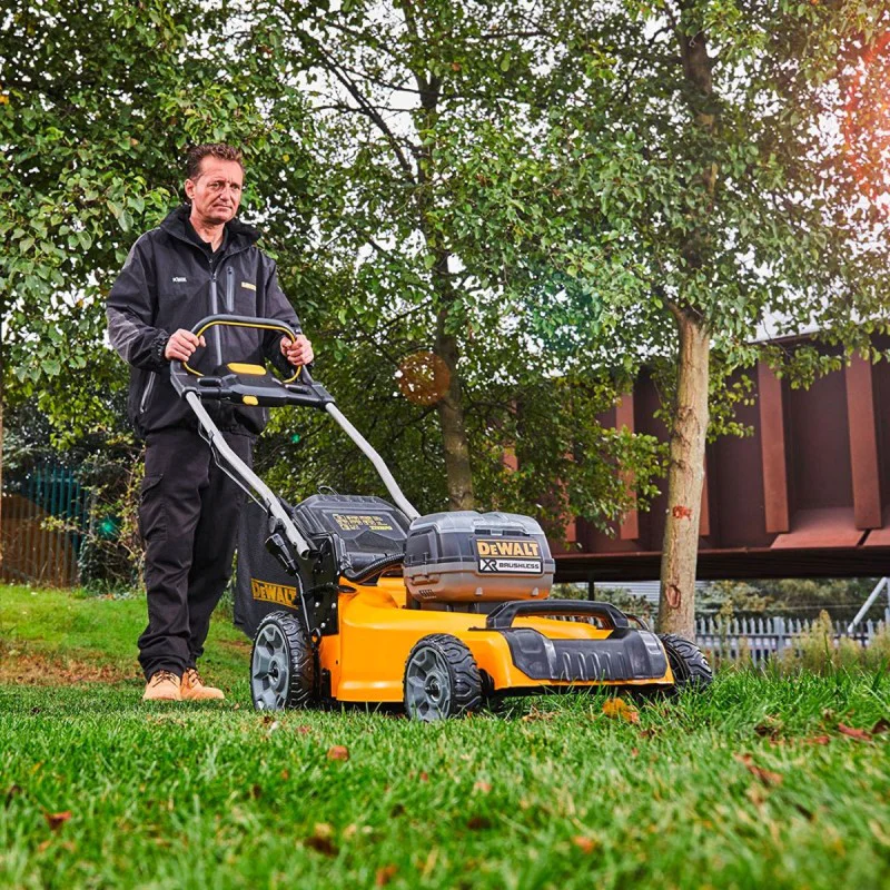 Cordless lawn mower DeWalt DCMW564P2, 2x18V, 480mm
