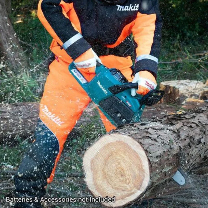 Cordless wood cutter Makita UC026GZ, 35 cm, 40 V + GIFT from Makita Bulgaria - Battery XGT BL4040F