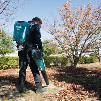 Акумулаторна въздуходувка MAKITA UB003CZ, 36V + ПОДАРЪК от Макита България - Батерия XGT BL4040F