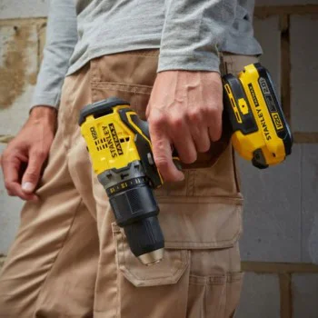 Акумулаторен ударен винтоверт Stanley SFMCD715D2A, 18 V, 2 Ah, 100 бр