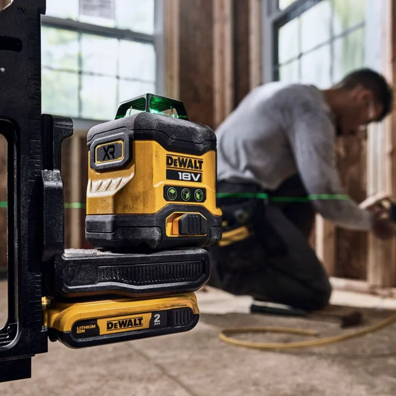 Dewalt DCLE34031N linear laser level, 18V, 360 degrees, green beam, 40 m