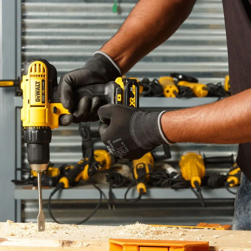 Cordless screwdriver Dewalt DCD771S2, 18 V, 1.5 Ah, 42 Nm