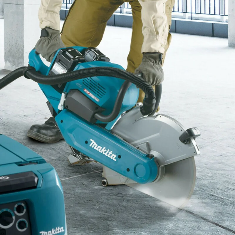 Cordless trimmer Makita CE002GZ01, 40+40V, 355mm + Gift from Makita Bulgaria - Battery XGT BL4040F