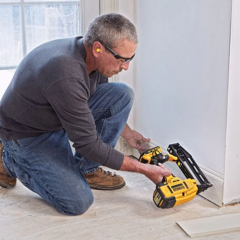 DeWALT DCN662D2, 18 V, 32-64 mm, 110 nails, 0°