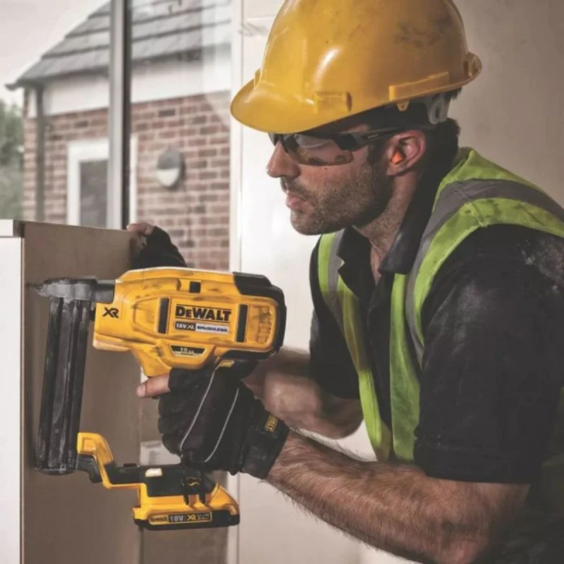 DeWALT DCN681N cordless wood trimmer, 18 V, 12-38 mm, 18GA