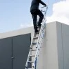 Трисекционна алуминиева стълба Krause STABILO 3x8 с широки стъпала 80 мм на третото рамо, 150 кг, 131652