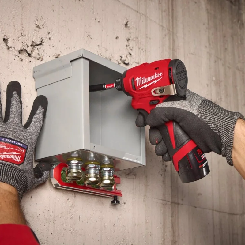Акумулаторен ударен винтоверт Milwaukee M12 BLIDRC-202C, 12 V, 124 Nm, 2x2,0 Ah, зарядно и куфар