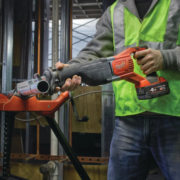 Cordless sabre saw Milwaukee M18 BSX-402C / 4933447285