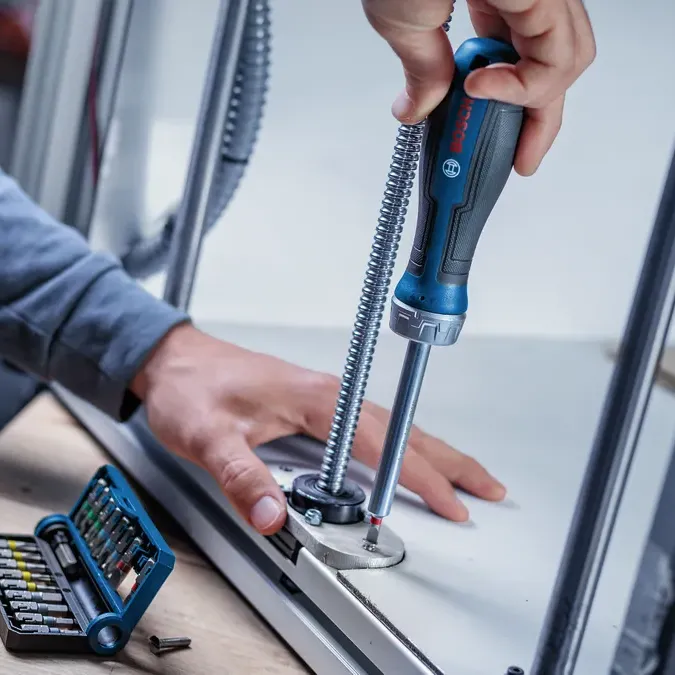 Bit Ratchet Screwdriver with 18 Bits Bosch Professional 1600A039PR, 36 Nm