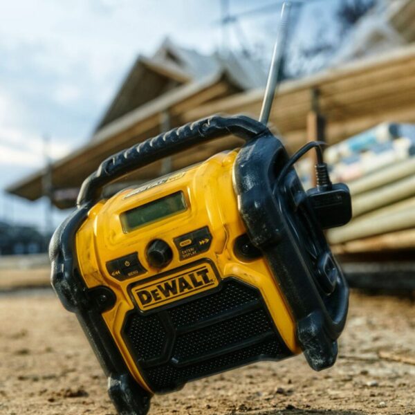 Радиоприемник DeWALT DCR020, 18V / 230V