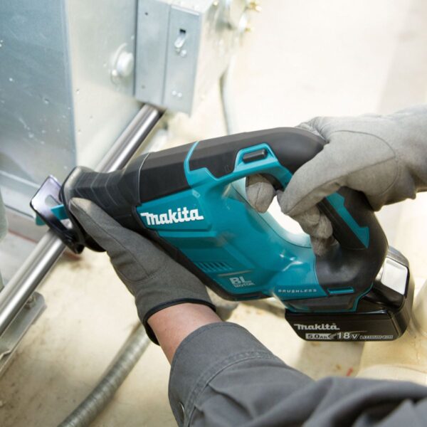 Саблен трион акумулаторен Makita DJR188Z, 18 V, 20 мм