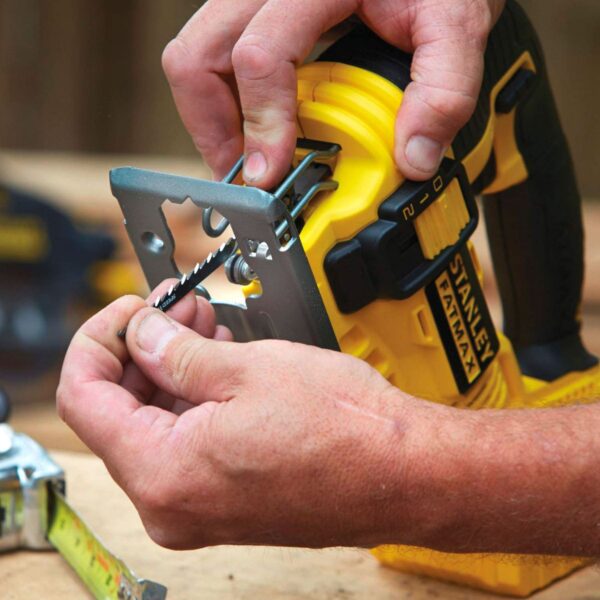 Трион прободен акумулаторен - Зеге STANLEY FMC650M2, 18 V, 4.0 Ah, 19 мм