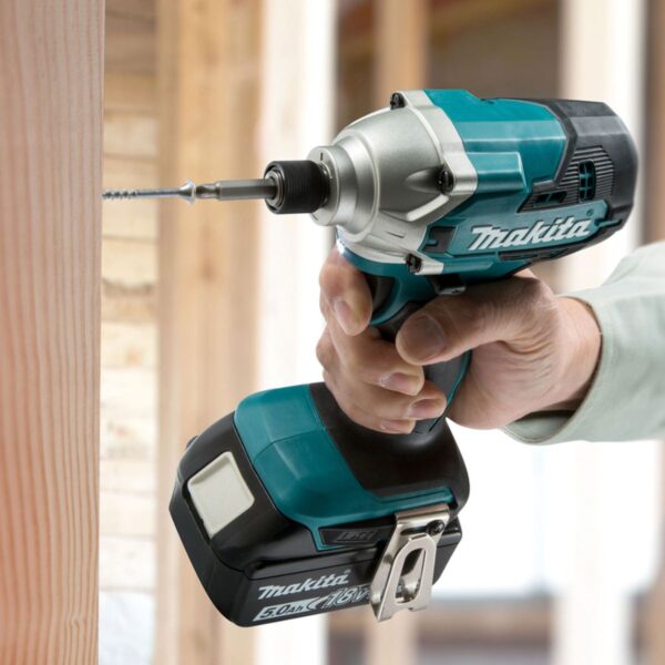 Ударен акумулаторен винтоверт Makita DTD156Z, 18 V, 155 Nm