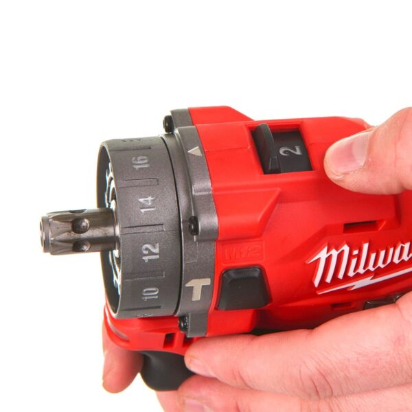 Ударен безчетков винтоверт с приставки Milwaukee M12FPDX-202X, 12 V, 4933464136