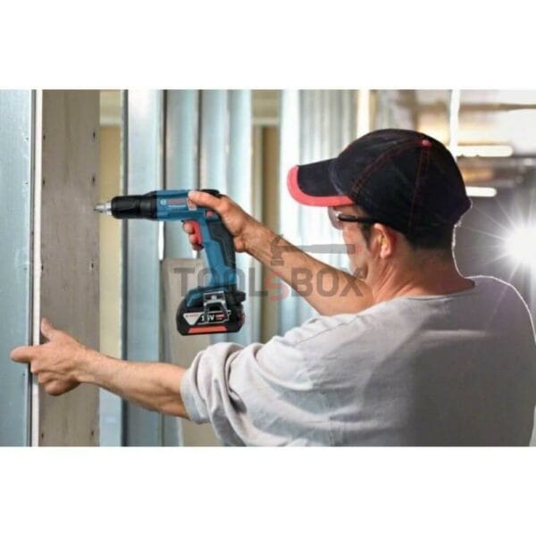 Акумулаторен винтоверт за сухо строителство BOSCH GSR 18V-EC TE + ПОДАРЪК Батерия 5.0Ah - Image 2