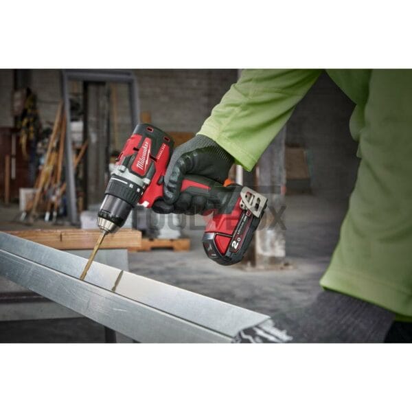 Безчетков Винтоверт Milwaukee M18 CBLDD-202C , 60Nm 2-скоростен - Image 3