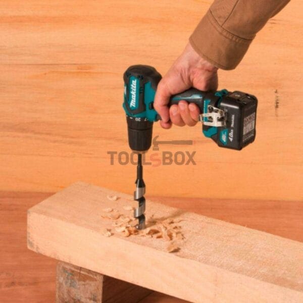 Акумулаторен безчетков винтоверт MAKITA DF332DZ, 12 V, 35 Nm