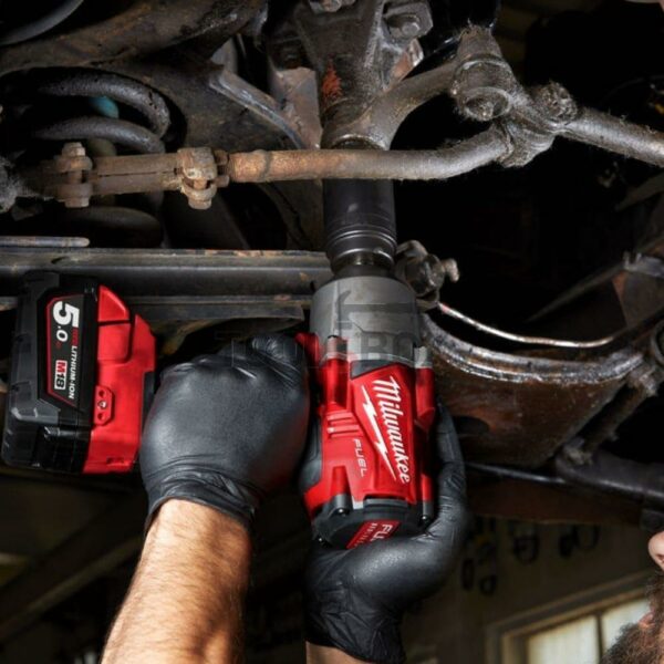 Акумулаторен ударен гайковерт Milwaukee M18FHIWF12-502X, 1898Nm, Безчетков - Image 9