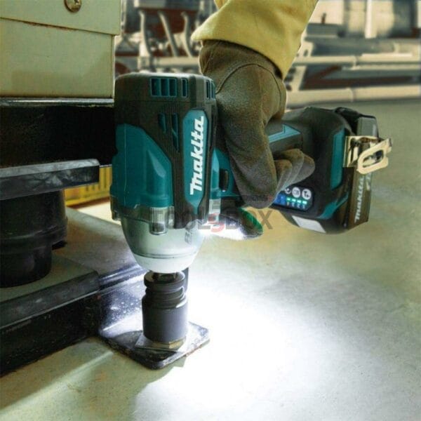 Акумулаторен гайковерт Makita DTW300Z ударен 18V, 1/2", 330Nm
