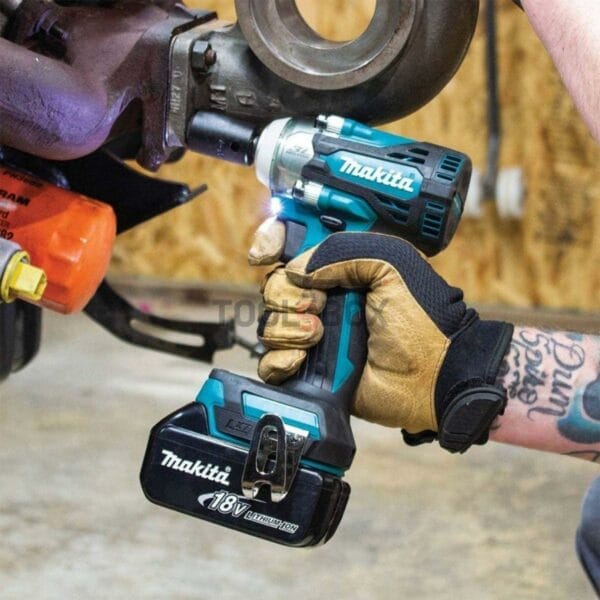 Акумулаторен гайковерт Makita DTW300Z ударен 18V, 1/2", 330Nm