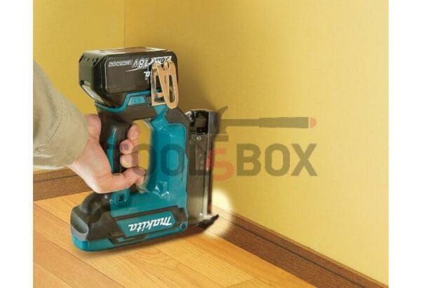 Акумулаторен такер MAKITA PT354DZ 10.8V